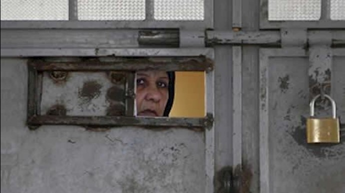 ايران.. تعرض ثلاثة سجناء وسجينات للمداهمة بالنوبة القلبية ووفاة