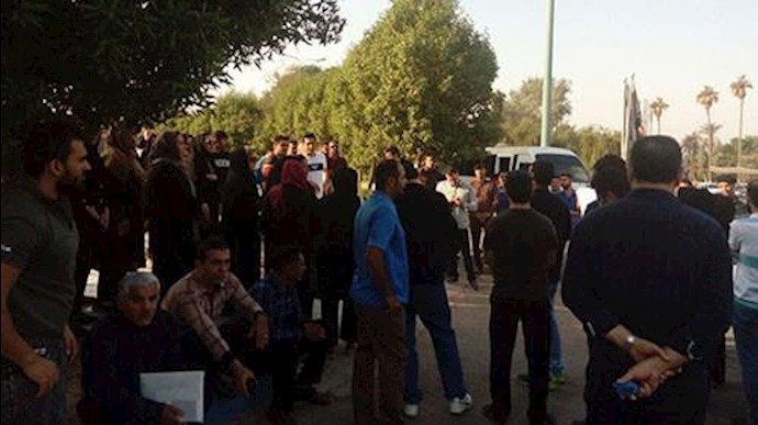 احتجاج لمن نهبت أموالهم من قبل مؤسسة «آرمان وحدت» في مدينة الأهواز + فيديو