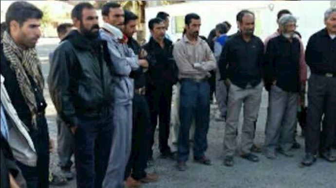 تجمع احتجاجي عمالي في مدينة بم