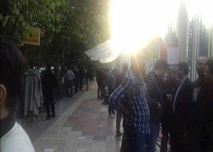 انتشار عناصر قوی الأمن القمعية للتصدي للمعتصمين من قبل المواطنين المنهوبة أموالهم + صور