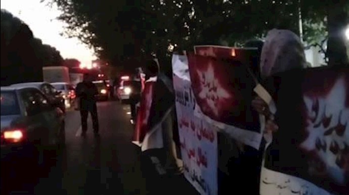 استمرارإعتصام لمن نهبت أموالهم من قبل مؤسسة «بديده» في العاصمة طهران