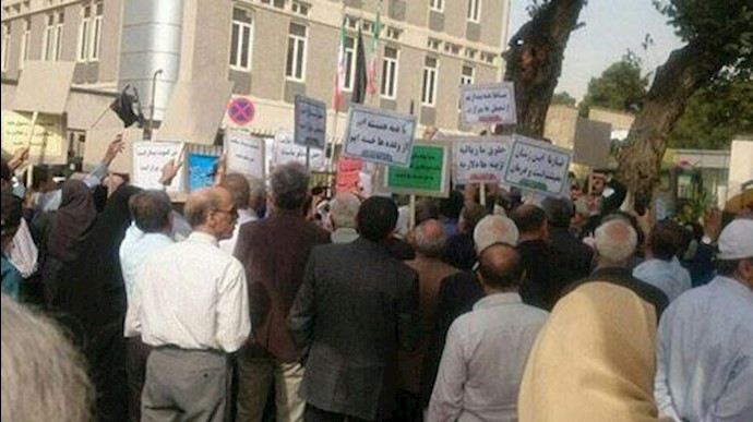 تجمع احتجاجي لمتقاعدين في دوائر البلاد في العاصمة طهران