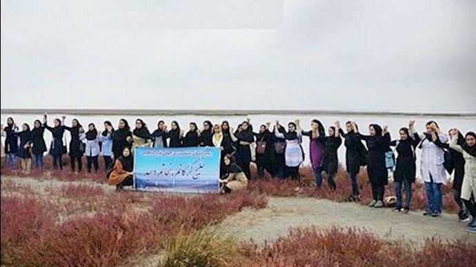 تجمعات احتجاجية للمعلمين في محافظتي همدان وخوزستان وطلاب محافظة کولستان