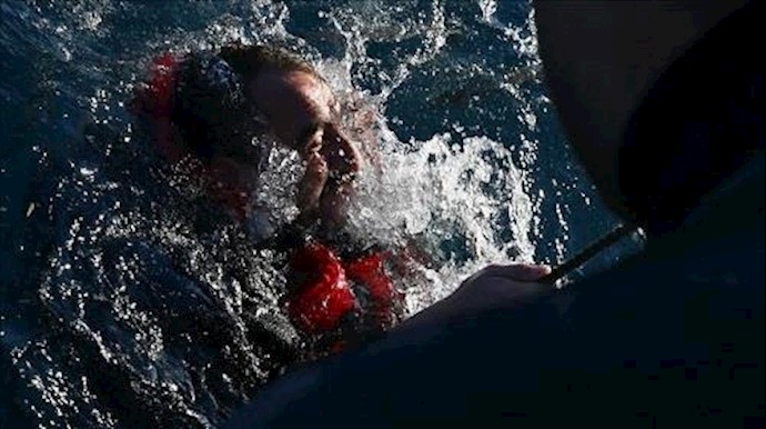 إنقاذ 100 مهاجر غير شرعي قبالة الشواطئ الليبية