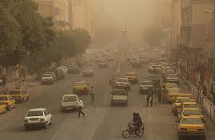 تلوث الهواء في مدينة بندرعباس وتعطيل بعض الموانئ حتی إشعار آخر