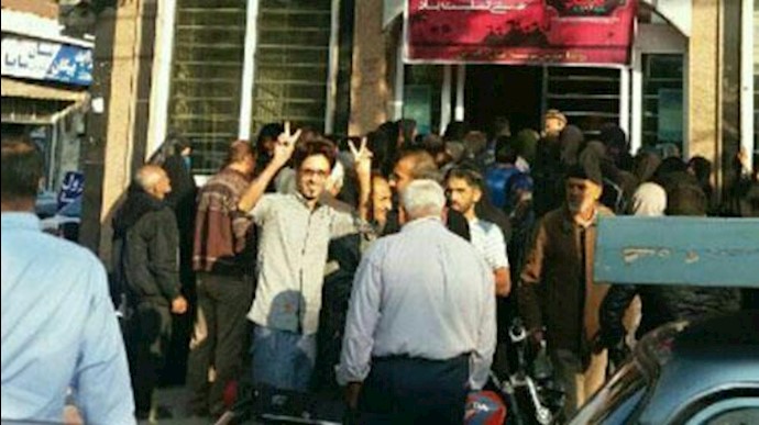 تجمعات احتجاجية في کل من مدن جرجان وعبادان وهمدان وفلاورجان وميناء ما يسمی بالإمام