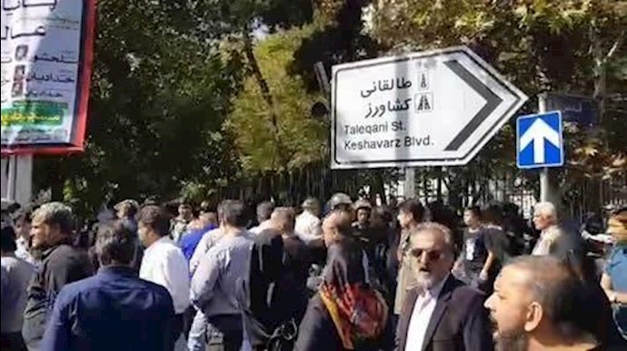 اليوم التاسع والعشرون لاعتصام المواطنين المنهوبة أموالهم ومواجهات مع قوی الأمن