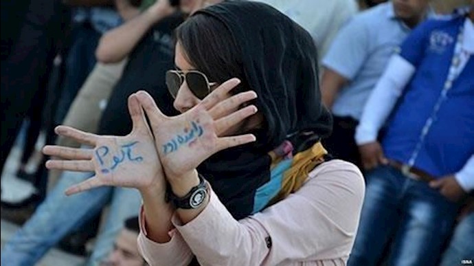 تجمع أهالي مدينة اصفهان احتجاجا علی جفاف نهر «زاينده رود»