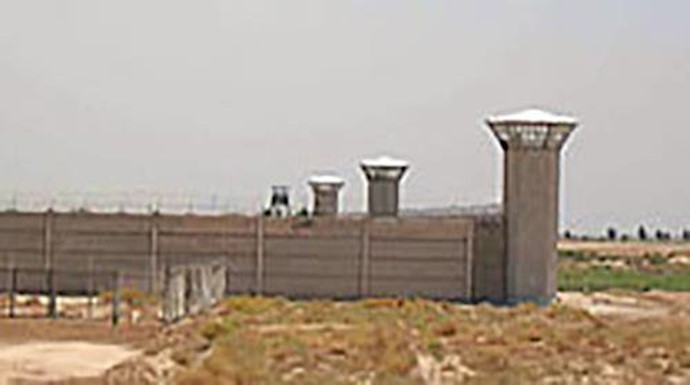 ماذا يجري في سجن شيبان في الأهواز؟ حث السجناء علی المشارکة في حرب سوريا