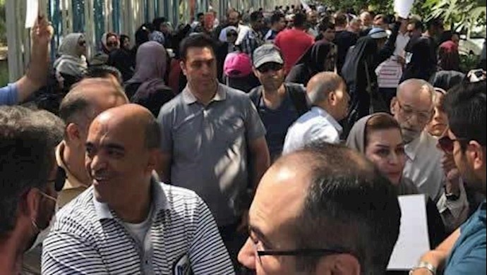تجمع احتجاجي لمن نهبت أموالهم في العاصمة طهران ومدينة الأهواز + فيديو