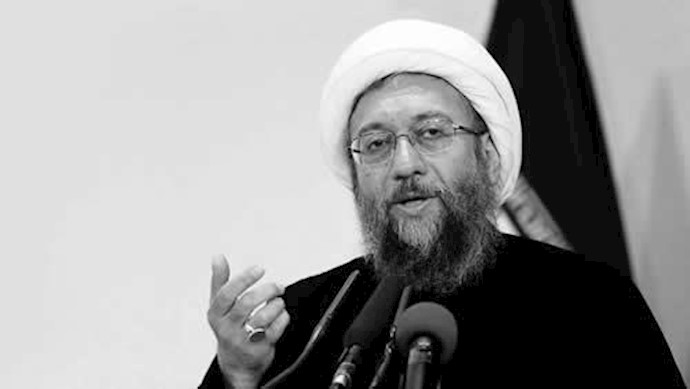 متابعات اختلاسات الملا صادق لاريجاني في 63 حسابا بنکيا
