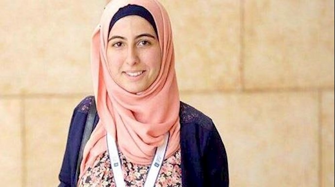 فلسطينية ولا فخر: فوز شابة بجائزة دبي للقراءة