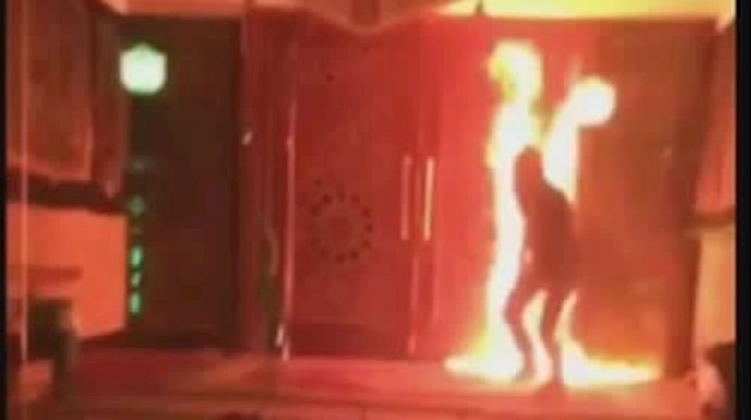 هجمات علی مراکز البسيج وعدد من المصارف من قبل الشباب في العاصمة طهران