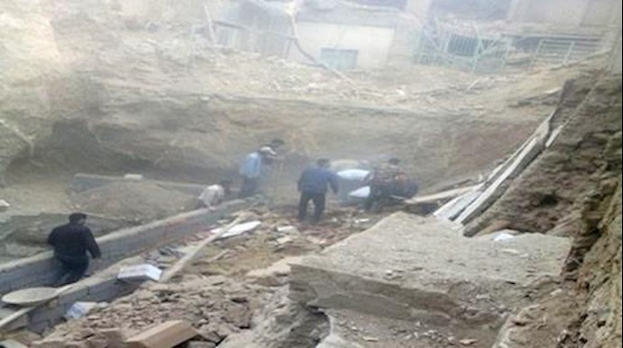 مصرع عامل بناء نتيجة إنهيارجدار: إرتفاع وقوع الحوادث في إيران الرازحة تحت حکم الملالي بنسبة 40%