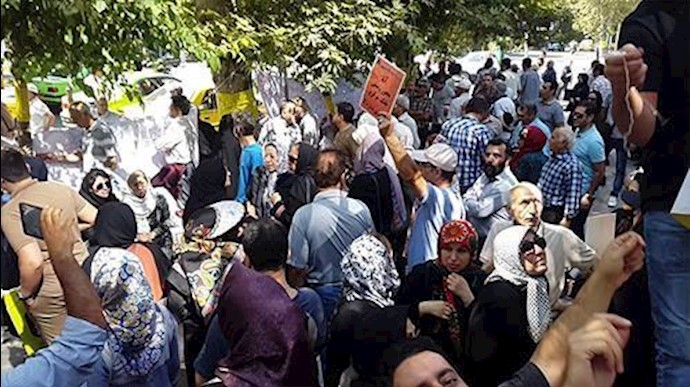 مجلس الأمن الأعلی للنظام يأمر بفرض الرقابة علی التظاهرات الاحتجاجية من قبل المغبونين المنهوبة اموالهم