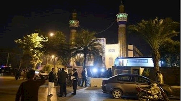 قتيل و4 جرحی في هجوم علی مسجد شيعي في باکستان