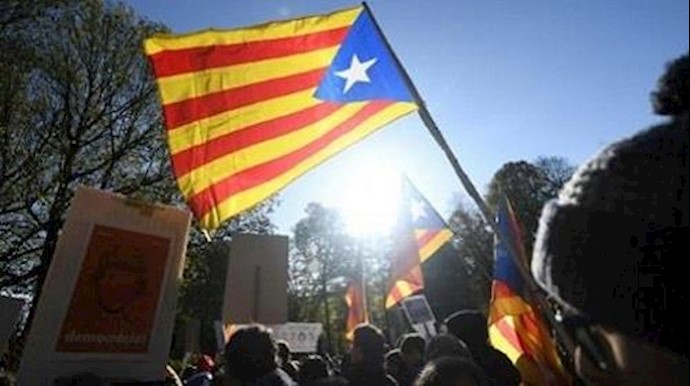 بوتشيمون يتخلی عن السعي "الاحادي الجانب" لاستقلال کاتالونيا
