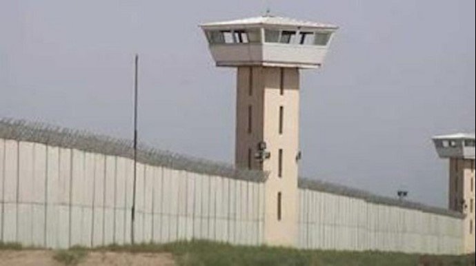 شاب مسجون في سجن زاهدان يضرم النار في جسده
