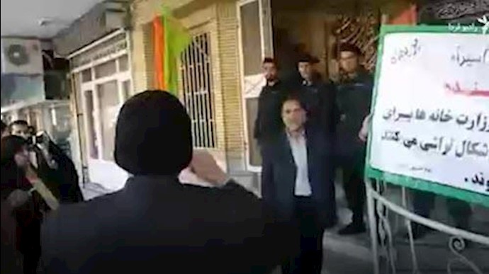 تجمعات احتجاجية في مختلف مدن إيرانية+فيديو