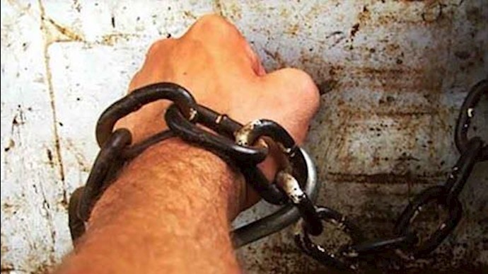 ربط سجين بقضبان السجن لمدة 10أيام في سجن اردبيل
