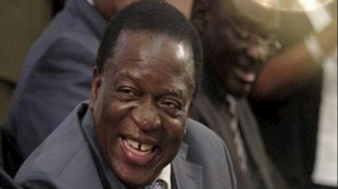 نائب موغابي السابق يؤدي اليمين الدستوري رئيساً لزيمبابوي