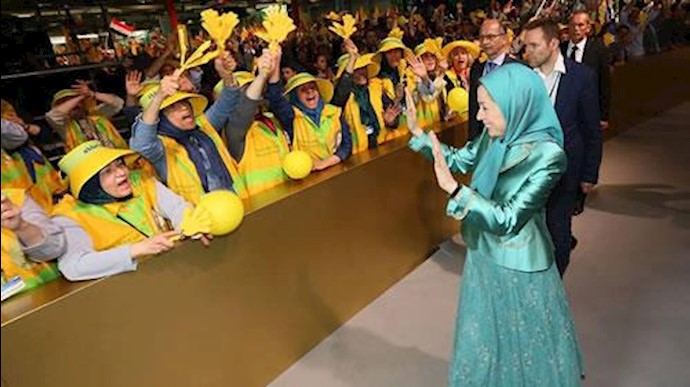 الثورة تعود لتحاسب محرفيها
