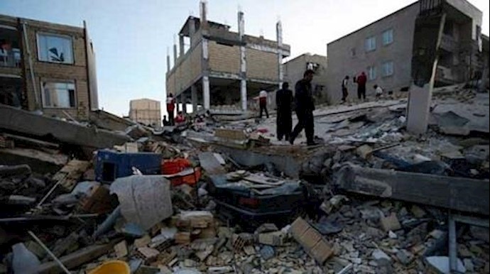 ناجون إيرانيون من الزلزال يمضون ليلة ثانية خارج بيوتهم