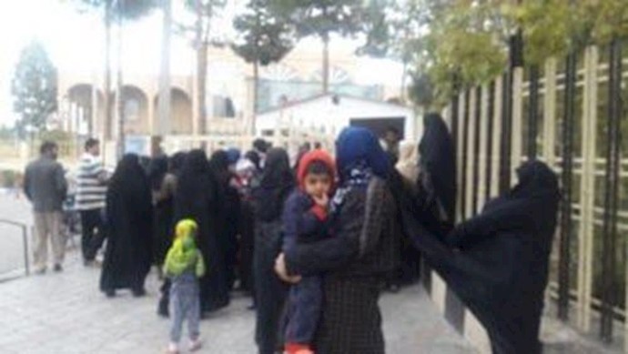 تجمع احتجاجي لأهالي منطقة«ترمينال جديد» بمدينة کرمان