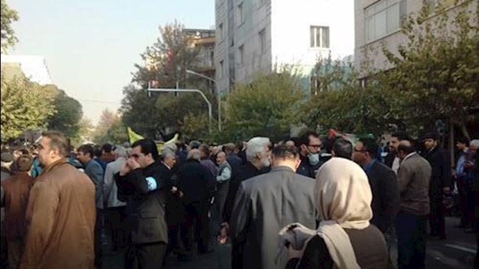 تجمعات احتجاجية في طهران ومشهد