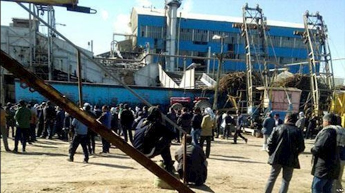 إيران.. دعم الکنفدرالية الدولية للنقابات العمالية لإضراب عمال معمل «هفت تبه» لقصب السکرعن العمل