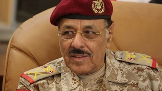 الأحمر : إيران تدعم الحوثيين بکل الوسائل