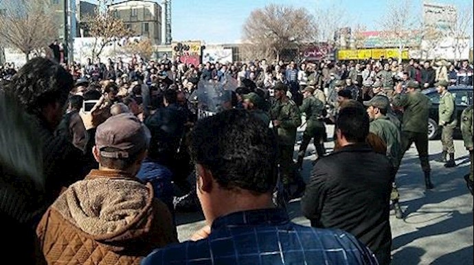 عاجل - عاجل : الاستمرار المتوقع للمظاهرات في نطاق واسع في ارجاء إيران