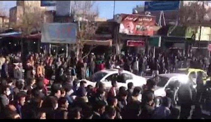 ايران - أهالي مدينة نيشابور يتظاهرون ضد النظام – 28 ديسمبر 2017