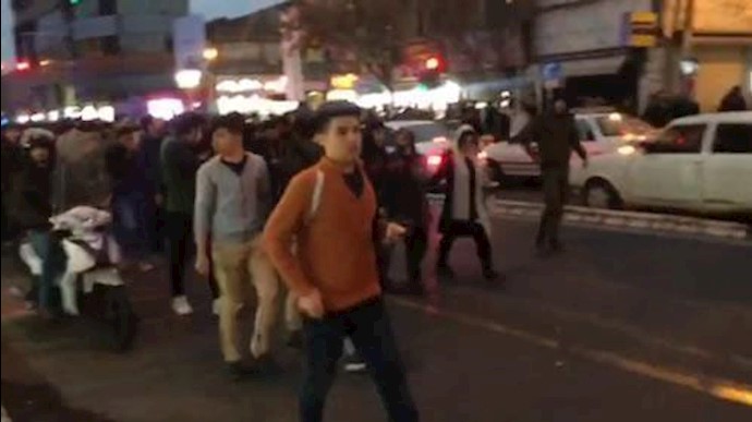 المواطنون والشباب في مدينة اروميه ينضمون إلی المنتفضين – يوم السبت 30 ديسمبر + فيديو