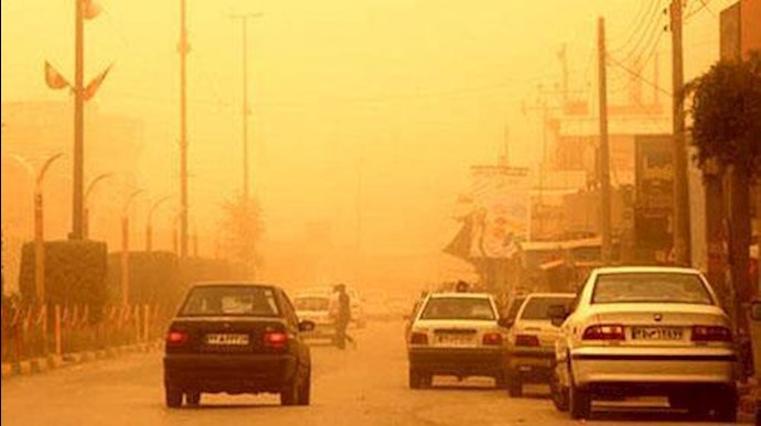 تراکم ذرات الغبار في مدينتي الأهواز وعبادان يبلغ 14 ضعفا أکثر من الحد المسموح به