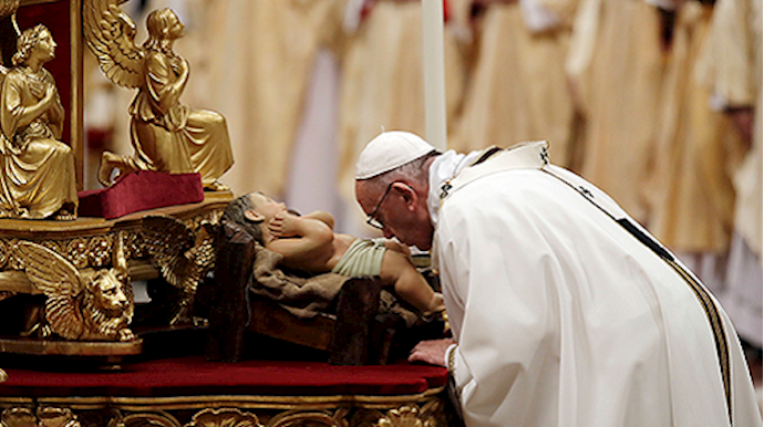 البابا في قداس ليلة الميلاد: الإيمان يتطلب عدم تجاهل محنة اللاجئين