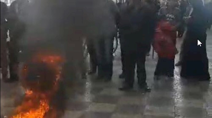 تجمعات احتجاجية في ايران+ فيديو