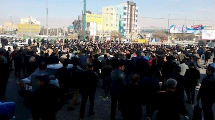 کرمانشاه: تظاهرة بشعار الموت للدکتاتور و«الخبز والعمل والحرية»
