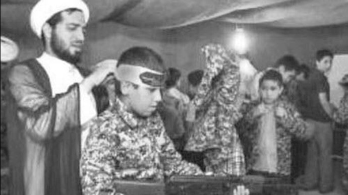 هيومن رايتس ووتش: عمل النظام الايراني لارسال الأحداث الی حرب سوريا جريمة حربية