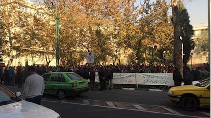 إيران .. تجمع احتجاجي لعمال مصنع «کيان تاير»