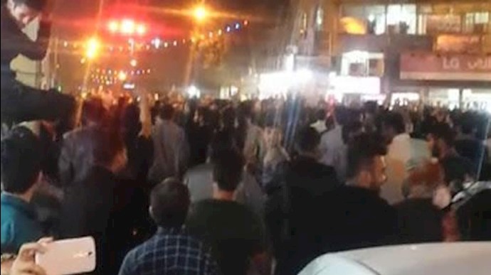 إنتفاضة شباب مدينة دزفول واشتباک مع مأموري الأمن القمعيين – السبت 30 ديسمبر + فيديو