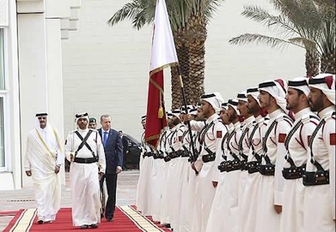 أمير قطر يستقبل الرئيس الترکي بمراسم رسمية