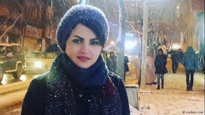 النظام الايراني يعتقل ناشطة کتبت علی يدها لا للعنف ضد النساء