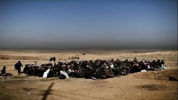 مئات العراقيين فروا من غرب الموصل بسبب المعارک والحرمان