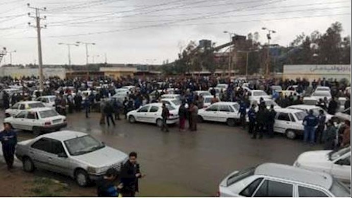 إيران..تجمع احتجاجي لعمال معمل «الفولاذ» في مدينة الأهواز