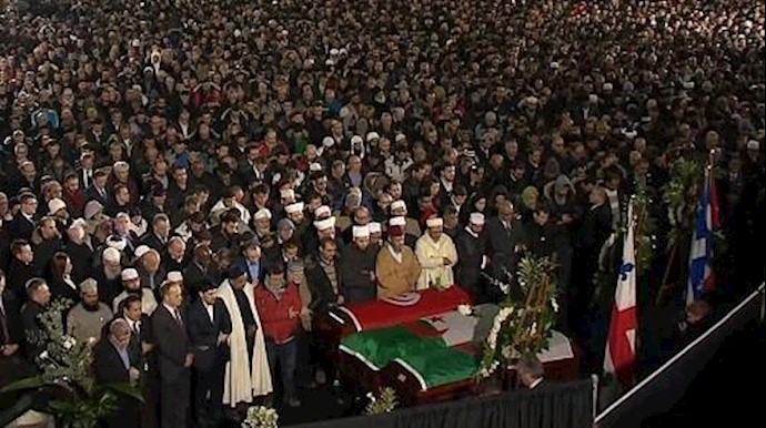 رئيس الوزراء الکندي يشارک في تشييع ثلاثة من ضحايا هجوم کيبيک