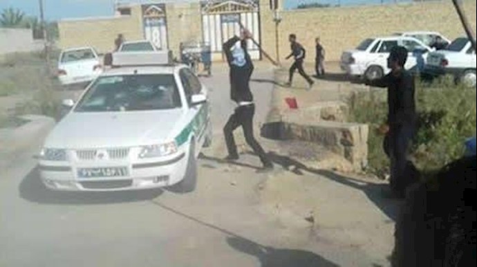 إشتباکات بين المواطنين وعناصر النظام في قضاء شادغان