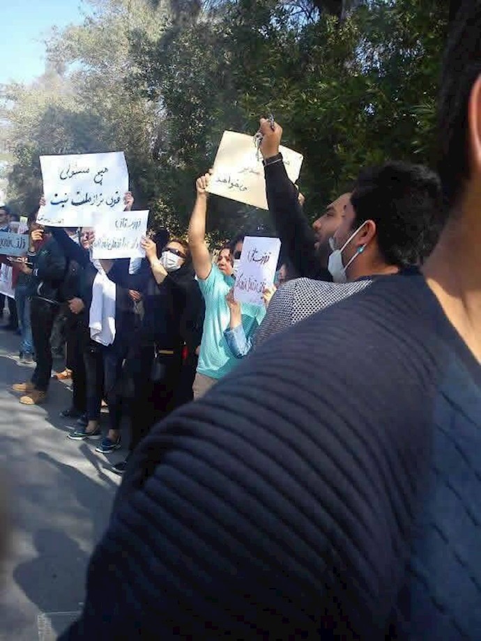 ايران.. اغلاق الطرق في الأهواز خوفا من توسع نطاق الاحتجاجات+ فيديو