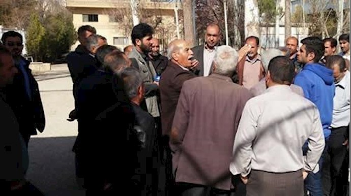 إيران..تجمع احتجاجي لعمال معمل الإسمنت في مدينة مسجد سليمان