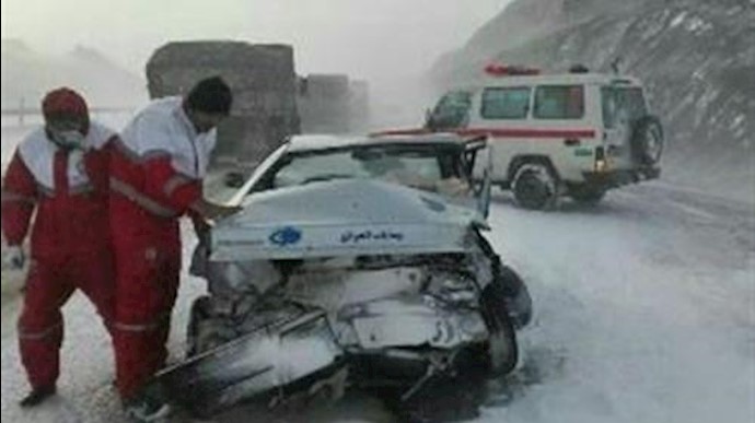 إيران.. مقتل 3 أشخاص جراء سقوط أکوام ضخمة من الثلوج في قضاء دماوند